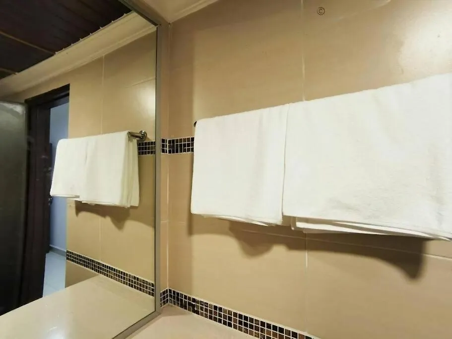 Api Api Apartment Homestay Beside Centre Point Studio 3Pax Kota Kinabalu