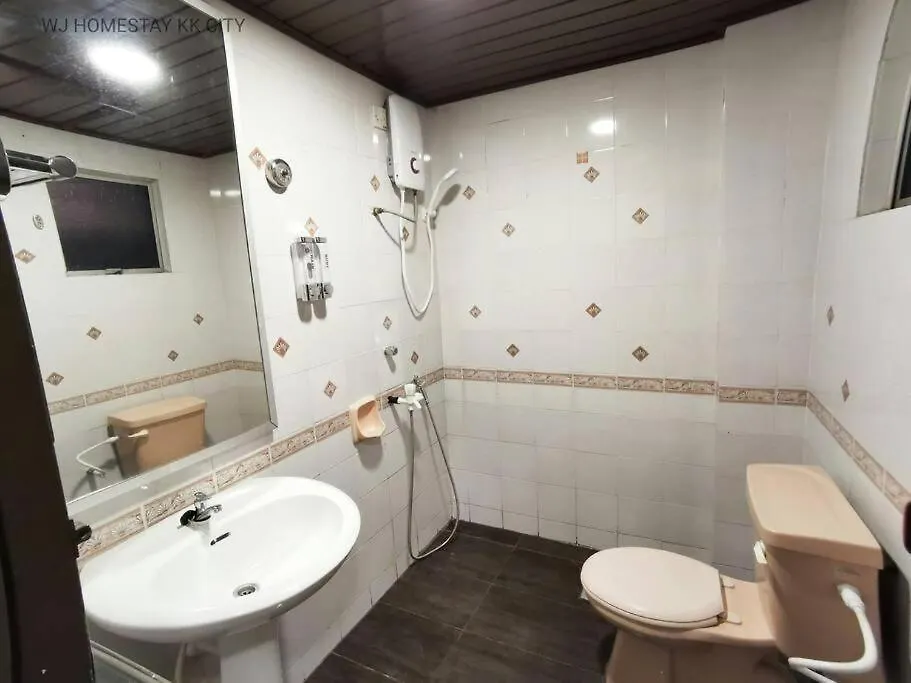 Api Api Apartment Homestay Beside Centre Point Studio 3Pax Kota Kinabalu 0*,